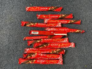 lot 190 image: 12 Sticks of Lindt Chocolate