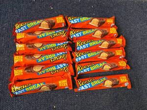 lot 200 image: 12 Reeses Fast Break Bars