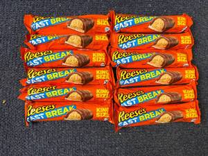 lot 213 image: 12 Reeses Fast Break Bars