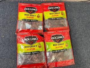 lot 230 image: 4 Bags of Jack Links Jalepeno Beef Jerky