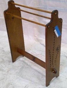 lot 43 image: Blanket Rack