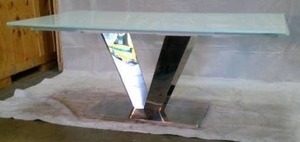 lot 44 image: White Glass Table