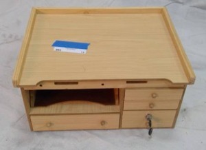 lot 13 image: Portable desk organizer