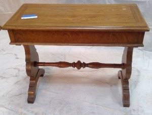 lot 14 image: Wooden DeskTable