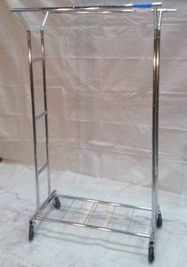 lot 15 image: Metal Clothes Rack