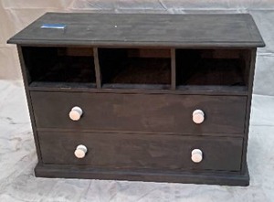 lot 17 image: Gray Dresser