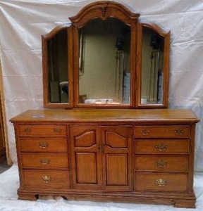 lot 18 image: Long Dresser WMirror