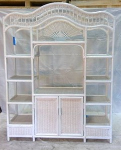 lot 45 image: White Wicker Shelf