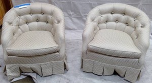 lot 99 image: 2 matching chairs