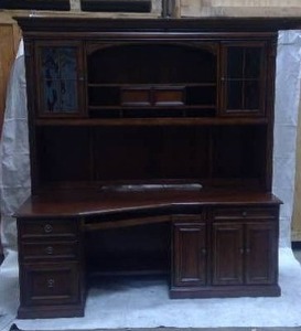 lot 110 image: Desk with Hutch