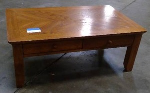 lot 21 image: Coffee Table