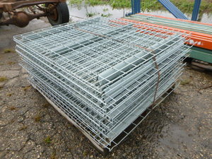 lot 6 image: 20 Pallet Racking Wire Decks