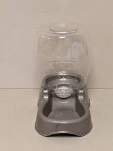 lot 60 image: PET WATERING DISPENSER