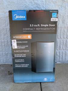 lot 88 image: MIDEA 3.3 CU. FT. SINGLE DOOR COMPACT REFRIGERATOR
