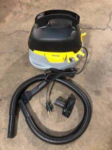 lot 16 image: Stinger 2.5 Gal. 1.75 Peak HP Small Shop Vacuum Wet Dry Vac with Filter Bag, Hose, Utility and Car Nozzle Attachments HD2025  Customer Returns See Pictures