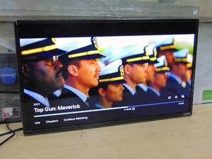 lot 6 image: 32 Inch VIZIO D-Series FHD LED Smart TV D32f-J04