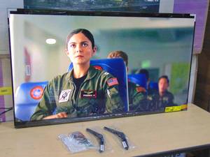 lot 9 image: 55 Inch VIZIO Class Quantum 4K QLED HDR Smart TV