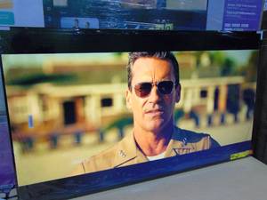 lot 29 image: 65 Inch VIZIO Class Quantum 4K QLED HDR Smart TV m65q6