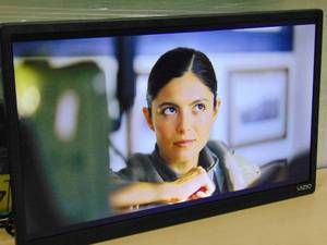 lot 45 image: 24 Inch VIZIO 24 Class D-Series FHD LED Smart TV D24f-J09