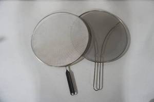lot 10 image: Grease Frying Pan Screens 13 diameter (2ct)