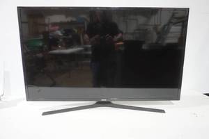 lot 24 image: 43 Samsung Flat Screen TV.