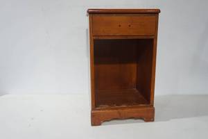 lot 36 image: Nightstand With Drawer