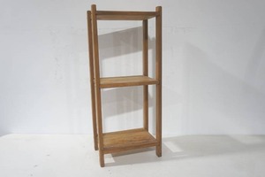 lot 37 image: Small 3-Tier Wooden Shelf
