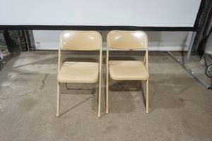 lot 47 image: 2 Metal Folding Chairs
