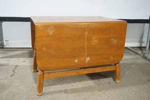 lot 49 image: Wooden Drop Leaf Dining Room Table