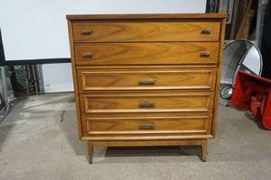5 Drawer Wooden Dresser