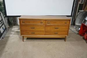 lot 57 image: Wooden Chest of Drawers