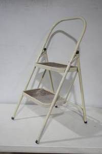 lot 67 image: Folding Step Stool