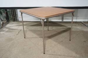 lot 74 image: Samsonite Card Table