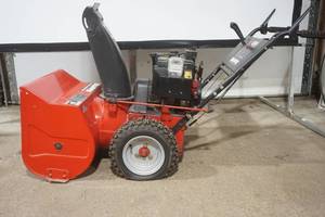 lot 80 image: Snapper Heavy Duty Snow Blower