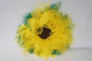 lot 88 image: Decorative Sunflower Wreath 28Diameter