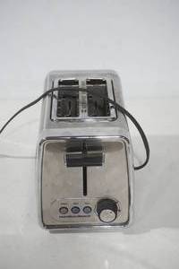 lot 105 image: Hamilton Beach Stainless Steel Toaster