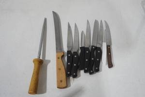lot 113 image: Kitchen Knives and Stainless Steel Sharpener