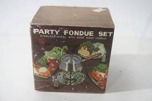lot 116 image: Vintage Party Fondue Set