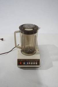 lot 121 image: GE Food Processor Blender (very good condition)