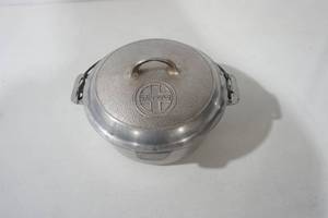 lot 122 image: Vintage Griswold Cast Aluminum Dutch Oven