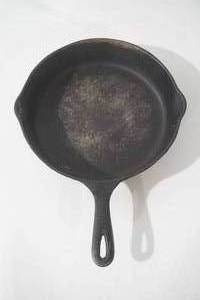 lot 124 image: Cast Iron Frying Pan 10 Diameter