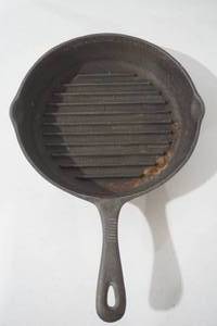 lot 145 image: Cast Iron 11 Grill Pan