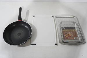 lot 149 image: NEWLIKE NEW Good Cook Fry Pan, Cutting Board, & Grill Top Tray Set
