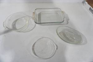 lot 151 image: Glass Bakeware