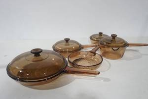lot 152 image: Vision Glass Cookware