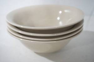 lot 157 image: (4ct) Ceramic Soup Bowls