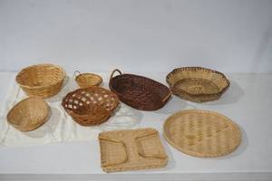 lot 193 image: Small Tablecloth, Woven Baskets and Woven Trays