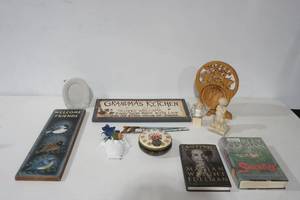 lot 204 image: Decor, Wooden Signs, Small Hand-Painted Wooden Saw, Vintage Tin