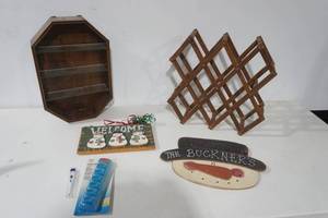 lot 207 image: Wooden Decor & More