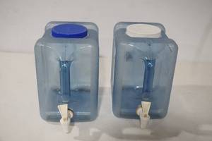 lot 210 image: Water Jugs (2ct)